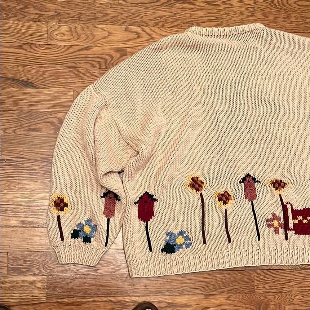 Women’s Beige woman in garden Sweater. - Picture 6 of 9